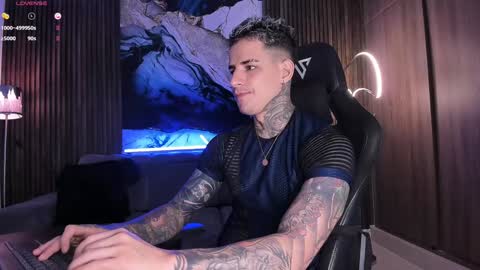 Snapshot of trisstan_ chatting on 01.13.25 Alexander online show from 01.13.25