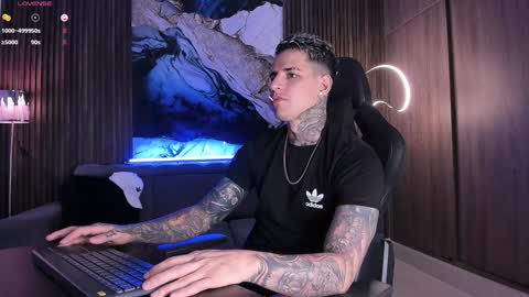 Snapshot of trisstan_ chatting on 01.15.25 Alexander online show from 01.15.25