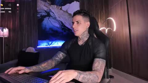 Snapshot of trisstan_ chatting on 03.12.25 Alexander online show from 03.12.25