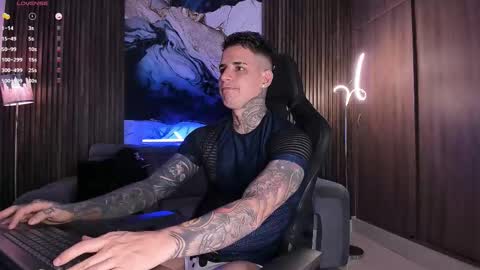 Snapshot of trisstan_ chatting on 10.03.25 Alexander online show from 10.03.25