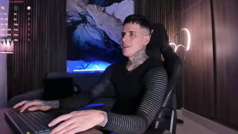 Snapshot of trisstan_ chatting on 10.17.25 Alexander online show from 10.17.25