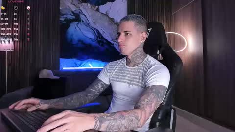 Snapshot of trisstan_ chatting on 11.12.25 Alexander online show from 11.12.25