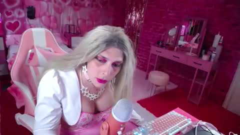 trista_doll online show from 12.15.24