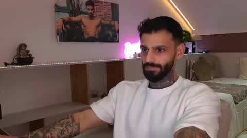 Snapshot of tristangreyaura chatting on 02.15.26 Trystan Grey online show from 02.15.26