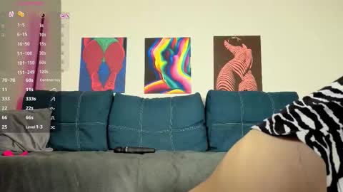 Snapshot of trixibell chatting on 01.18.26 trixibell online show from 01.18.26