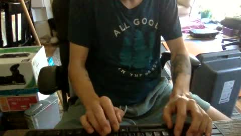 Snapshot of troal93 chatting on 08.03.26 troal93 online show from 08.03.26
