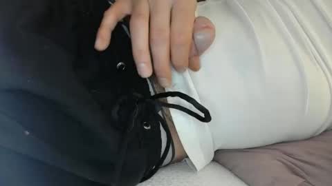 Snapshot of tropichot418 chatting on 12.17.25 Tropichot online show from 12.17.25