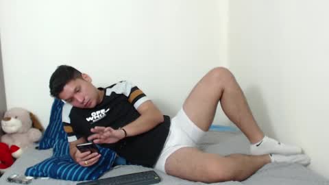 Snapshot of troy_evanss chatting on 12.09.24 Troy online show from 12.09.24
