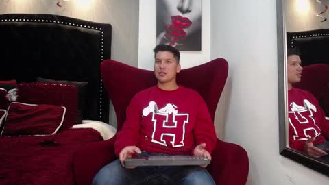 Snapshot of troy_evanss chatting on 01.17.25 Troy online show from 01.17.25