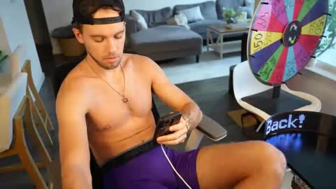 Snapshot of troy_greenxo chatting on 09.15.25 Troy Green online show from 09.15.25