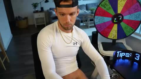 Snapshot of troy_greenxo chatting on 10.04.25 Troy Green online show from 10.04.25