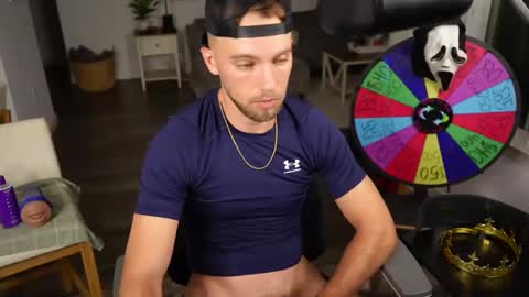 Snapshot of troy_greenxo chatting on 10.20.25 Troy Green online show from 10.20.25