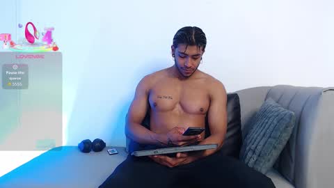 Snapshot of troy_lee1 chatting on 09.22.25    online show from 09.22.25