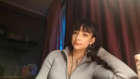 Snapshot of trudymersereau chatting on 12.22.25 Poly online show from 12.22.25