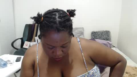Snapshot of truebella30 chatting on 01.02.25 TrueBella30 online show from 01.02.25