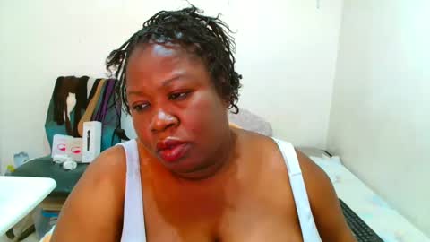 Snapshot of truebella30 chatting on 09.18.25 TrueBella30 online show from 09.18.25