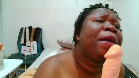 Snapshot of truebella30 chatting on 10.30.25 TrueBella30 online show from 10.30.25