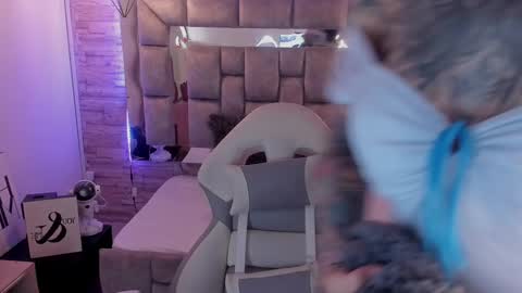   online show from 03.06.25