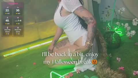   online show from 11.05.25