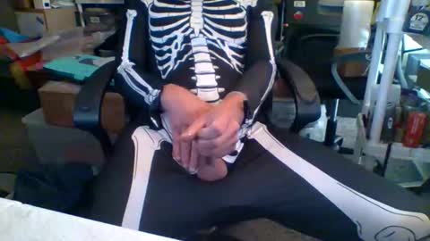 truk1976 online show from 10.21.25