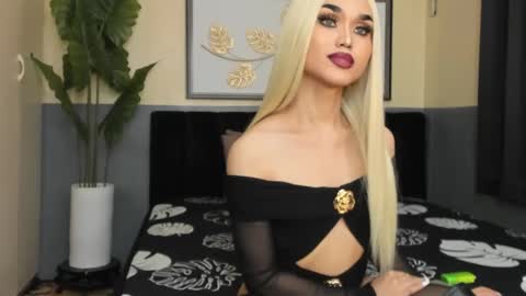 Saskia online show from 12.29.24