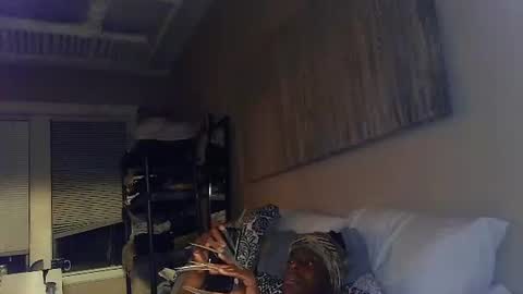 Amber White online show from 10.28.25