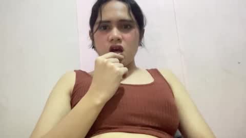 Bella Tralala online show from 12.04.25