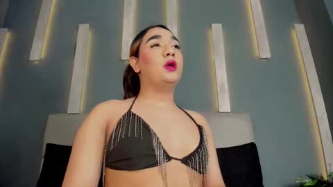  C H L O E online show from 02.21.26