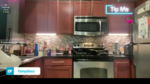 Snapshot of tsfoxx chatting on 05.13.26 tsfoxx online show from 05.13.26
