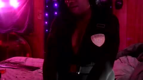 Snapshot of tsnitra chatting on 10.25.25 TsNitra online show from 10.25.25