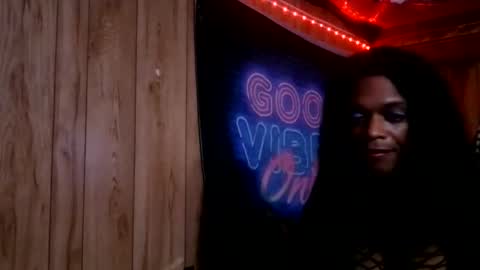 Snapshot of tsnitra chatting on 11.23.25 TsNitra online show from 11.23.25