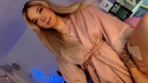 Snapshot of tssluttycutie chatting on 02.07.25 MARIA online show from 02.07.25