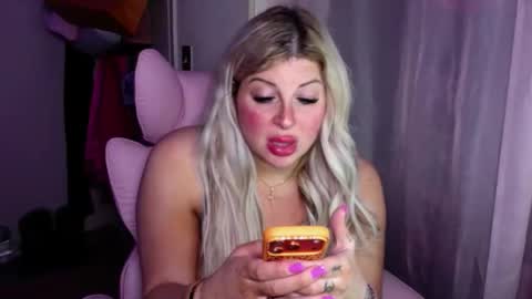 xTinnaaaaa online show from 05.19.26