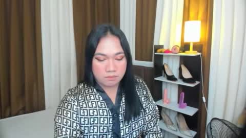 Karen Oquio online show from 09.24.25
