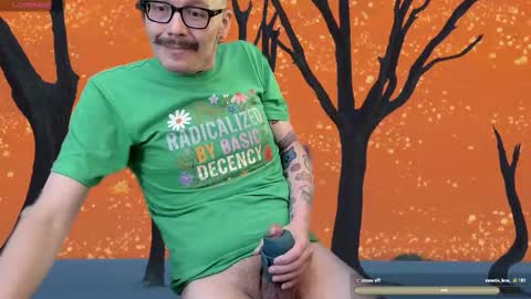 Snapshot of tumbles05 chatting on 11.13.25 tumbling through online show from 11.13.25