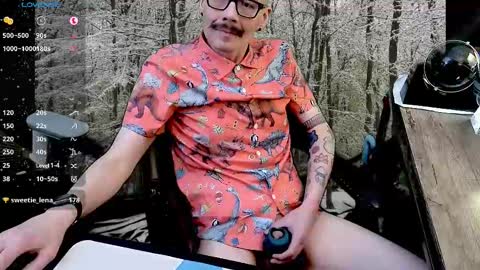 Snapshot of tumbles05 chatting on 11.24.25 tumbling through online show from 11.24.25