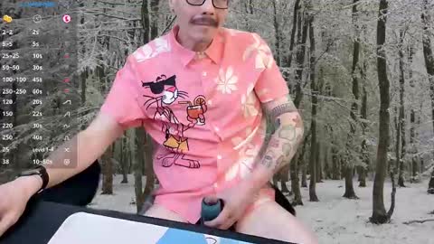 Snapshot of tumbles05 chatting on 11.25.25 tumbling through online show from 11.25.25