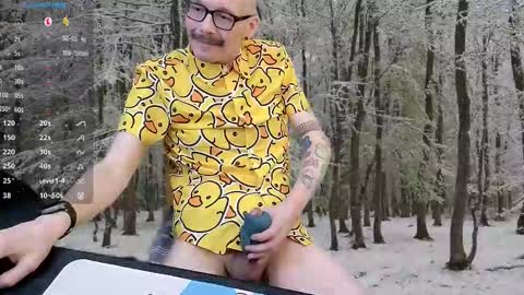 Snapshot of tumbles05 chatting on 11.26.25 tumbling through online show from 11.26.25