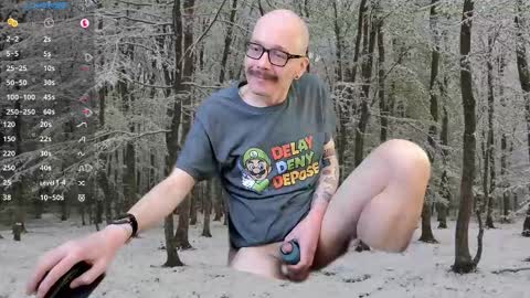 Snapshot of tumbles05 chatting on 12.03.25 tumbling through online show from 12.03.25