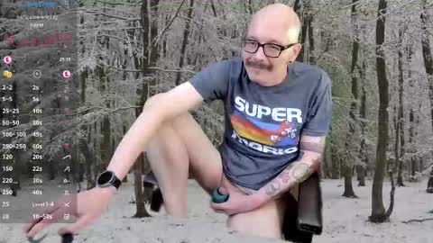 Snapshot of tumbles05 chatting on 12.04.25 tumbling through online show from 12.04.25