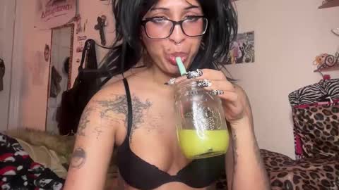 Snapshot of turntpixie chatting on 01.18.26 turntpixie online show from 01.18.26