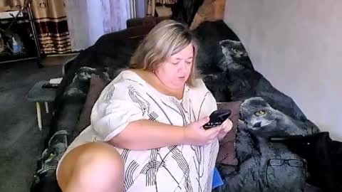 Lana online show from 10.21.25