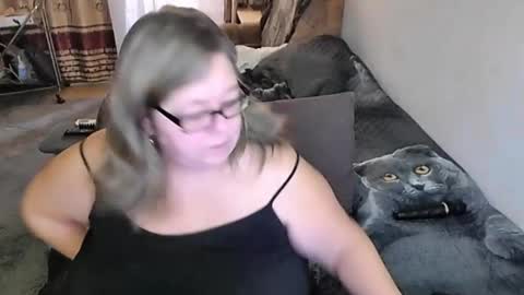 Lana online show from 11.02.25