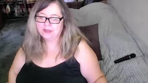 Snapshot of tviks chatting on 06.18.26 Lana online show from 06.18.26