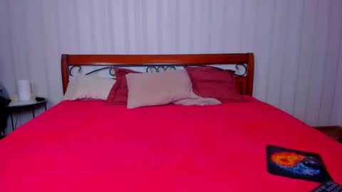 Angus online show from 12.19.25