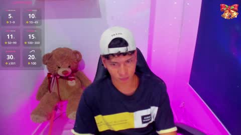 Snapshot of twink_bunny chatting on 12.18.24 samu online show from 12.18.24