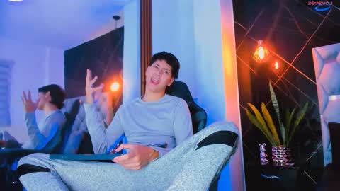 Snapshot of twink_bunny chatting on 09.12.25 samu online show from 09.12.25