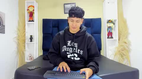 Snapshot of twink_bunny chatting on 09.21.25 samu online show from 09.21.25