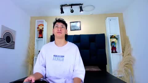 Snapshot of twink_bunny chatting on 09.23.25 samu online show from 09.23.25