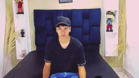 Snapshot of twink_bunny chatting on 09.25.25 samu online show from 09.25.25